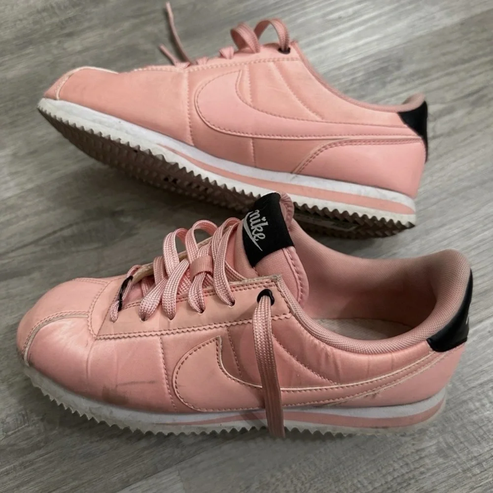 Rare Nike Cortez '72 Vintage - Coral Pink. US Size 6.5